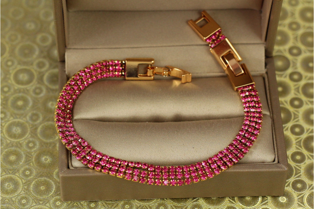 Браслет Xuping Jewelry три доріжки із малинових каменів 21 см 8 мм золотистий