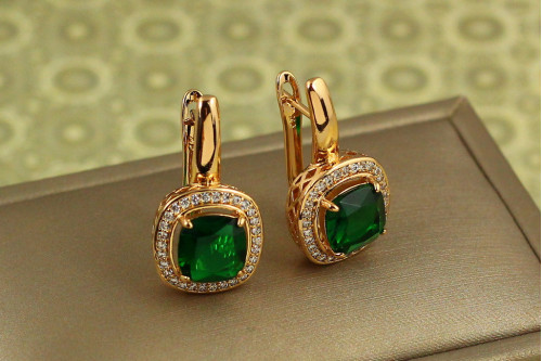 Сережки Xuping Jewelry Титан із зеленим каменем 2,3 см золотисті