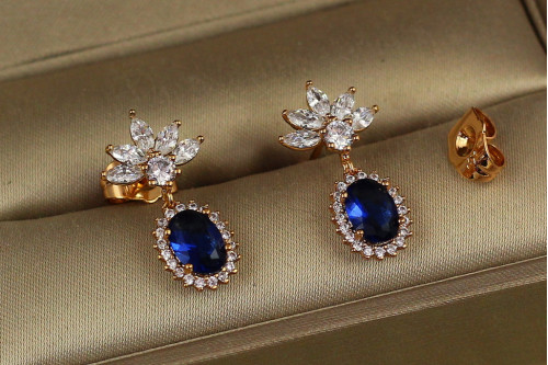 Сережки гвоздики Xuping Jewelry підвіска малинка з синім каменем 2 см золотисті