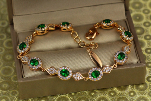 Браслет Xuping Jewelry малинки с ромбами с зелеными камнями 17 см 8 мм золотистый