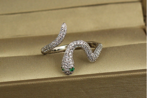 Кільце Xuping Jewelry розсувне змія із зеленими очками р 18+ сріблясте