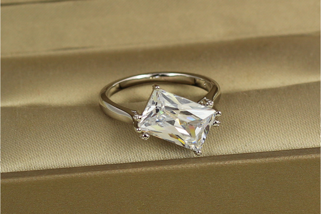 Кольцо Xuping Jewelry большой прямоугольник р 18 серебристое