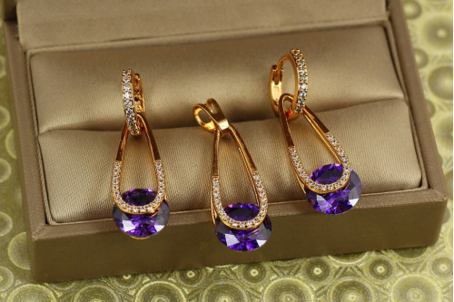 Набор Xuping Jewelry Адажио с фиолетовым камнем золотистый