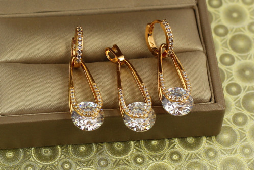 Набор Xuping Jewelry Адажио с белым камнем золотистый