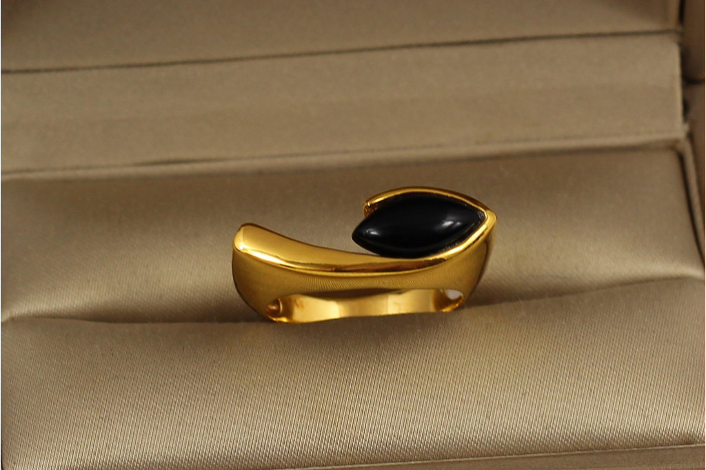 Кільце Xuping Jewelry Око чорний онікс р 18 золотисте