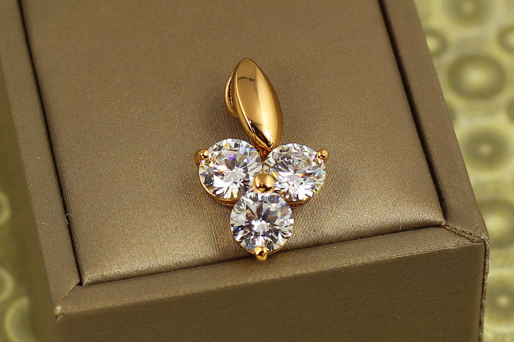 Кулон Xuping Jewelry Трио для тонкой цепи 2,4 см золотистый