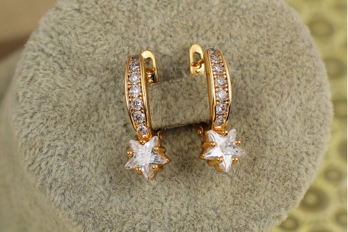 Серьги Xuping Jewelry пылающая звезда 2 см золотистые