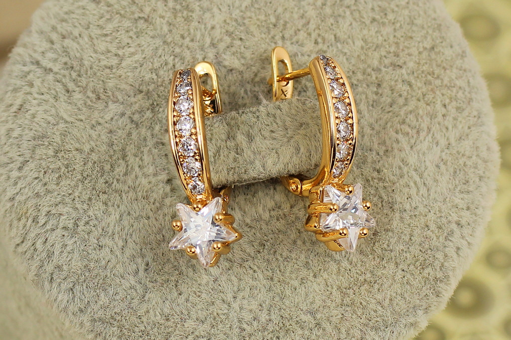 Серьги Xuping Jewelry пылающая звезда 2 см золотистые