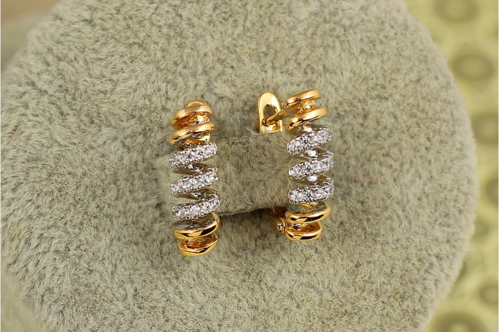 Сережки Xuping Jewelry Пружина з родієм 1,6 см золотисті