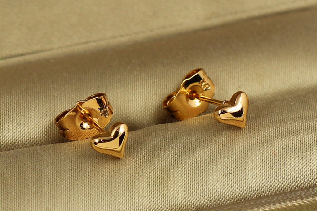 Серьги гвоздики Xuping Jewelry маленькие сердечки 5 мм золотистые