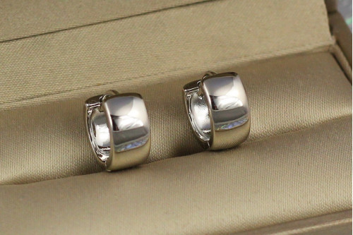 Серьги Xuping Jewelry широкие гладкие колечки 1,3 см серебристые