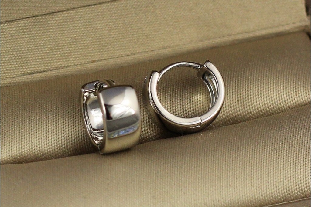 Серьги Xuping Jewelry широкие гладкие колечки 1,3 см серебристые