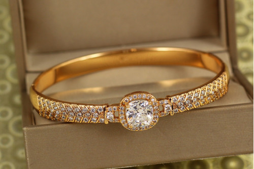 Браслет бенгл Xuping Jewelry Сяйво імператриці 60 мм на руку від 17 до 19 см золотистий