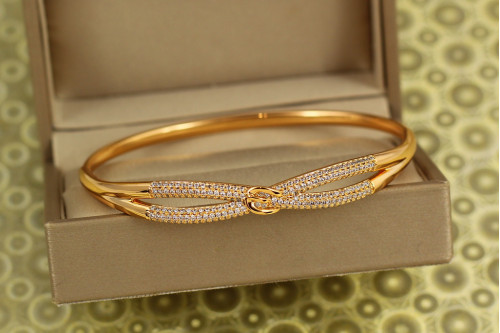 Браслет бенгл Xuping Jewelry Вузлик блиску 60 мм на руку від 17 до 19 см золотистий