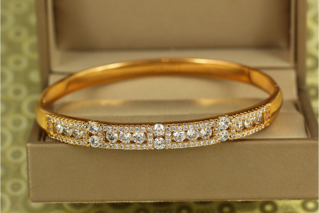 Браслет бенгл Xuping Jewelry Стужа 60 мм на руку від 17 до 19 см золотистий