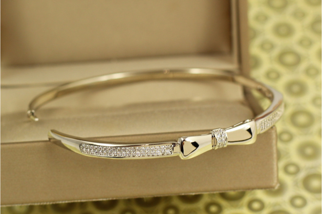 Браслет бенгл Xuping Jewelry Ніжний бант від 17 см до 19 см сріблястий