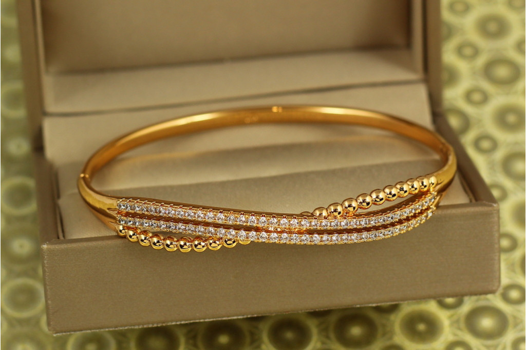 Браслет бенгл Xuping Jewelry Метеорний потік 60 мм на руку від 17 до 19 см золотистий