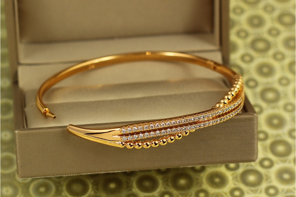Браслет бенгл Xuping Jewelry Метеорний потік 60 мм на руку від 17 до 19 см золотистий