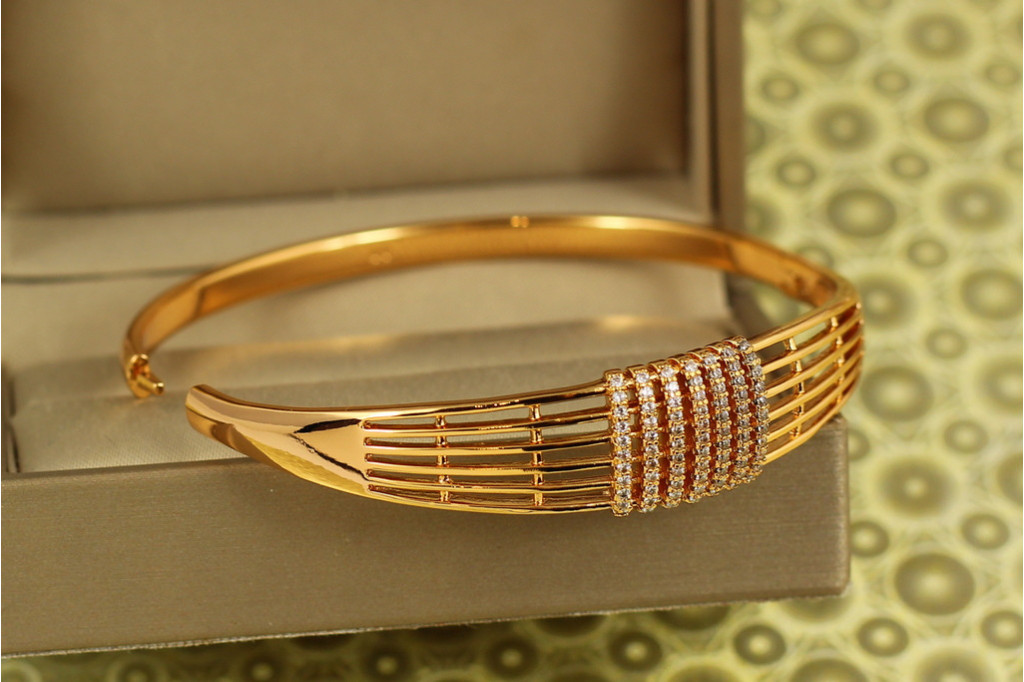 Браслет бенгл Xuping Jewelry Музика струн 60 мм на руку від 17 до 19 см золотистий