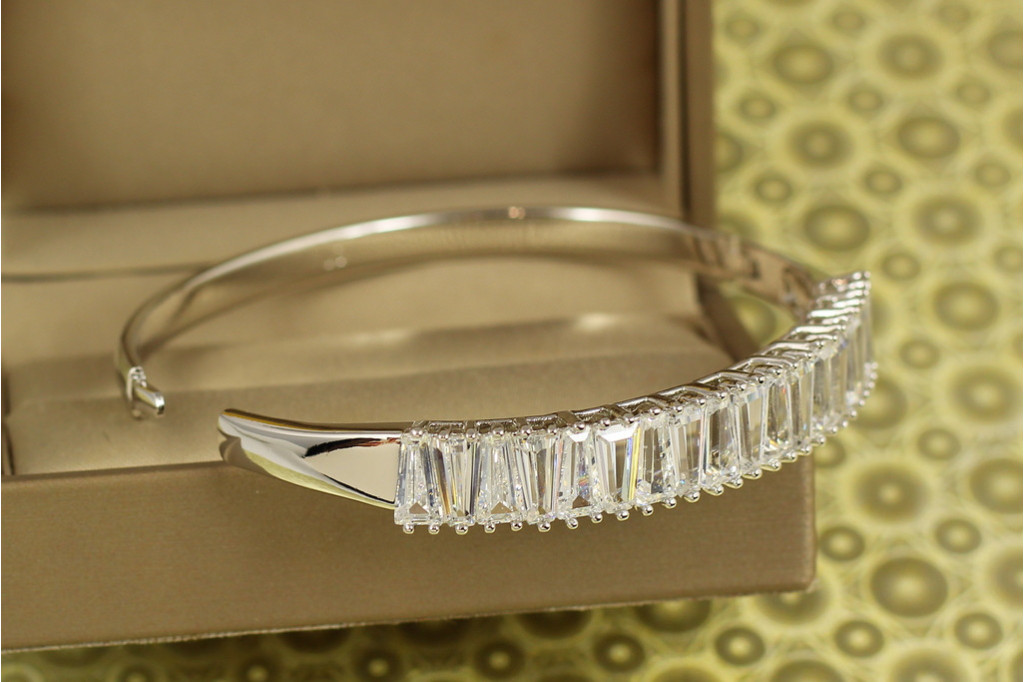 Браслет бенгл Xuping Jewelry Арктичне сяйво 60 мм 14 мм на руку від 17 см до 19 см сріблястий