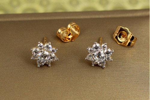 Серьги гвоздики Xuping Jewelry цветочная легкость с родием 9 мм золотистые