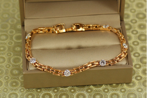Браслет Xuping Jewelry Манхеттен з білими каменями 19,5 см золотистий