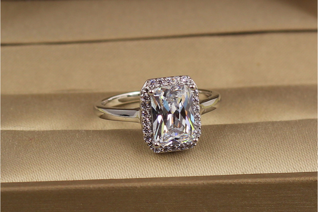Кільце Xuping Jewelry Авангард р 18 сріблясте