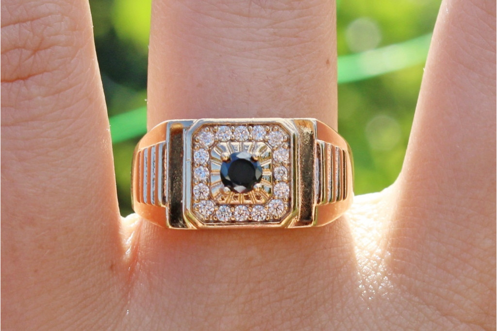 Печатка Xuping Jewelry квадратна з боків сходи до чорного фианиту в середині 19,22 р золотиста