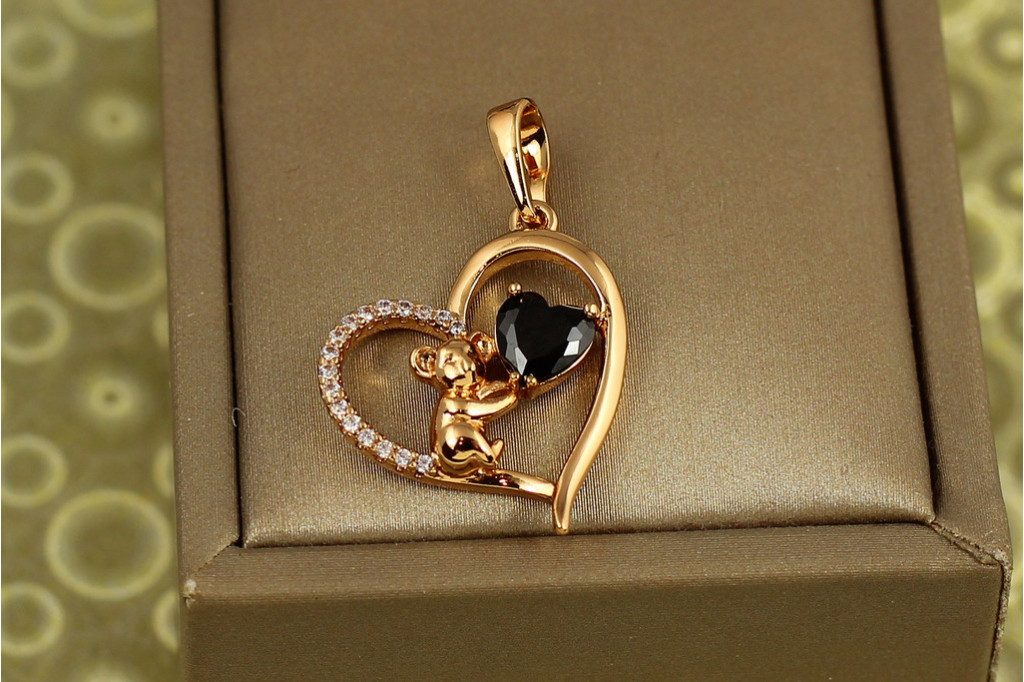 Кулон Xuping Jewelry сердце коалы с черным камнем 2,2 см золотистый