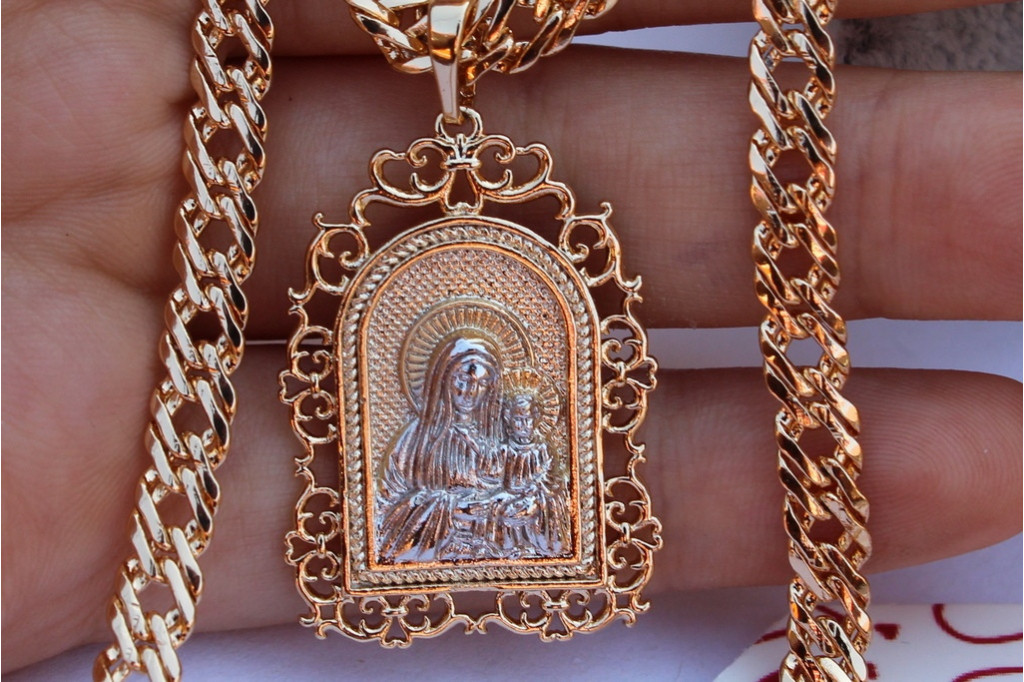Ладанка Xuping Jewelry ажурна арка Богородиця з немовлям 3 см комбінована