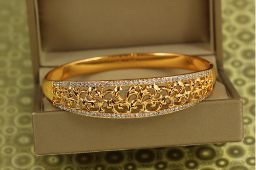 Браслет бенгл Xuping Jewelry Ажурна лоза 60 мм на руку від 17 до 19 см золотистий