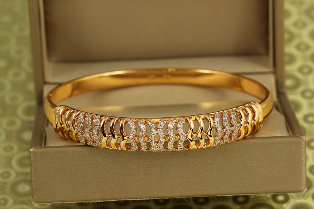 Браслет бенгл Xuping Jewelry Сяючі хвилі 60 мм на руку від 17 до 19 см золотистий