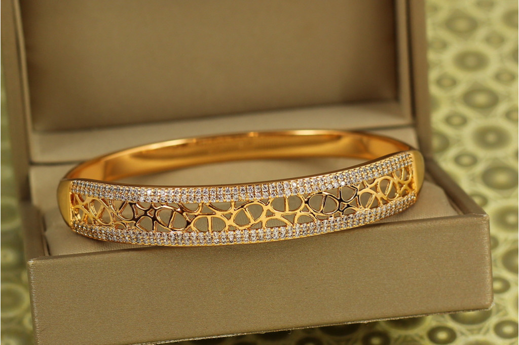 Браслет бенгл Xuping Jewelry Мереживо долі від 16 см до 18 см золотистий