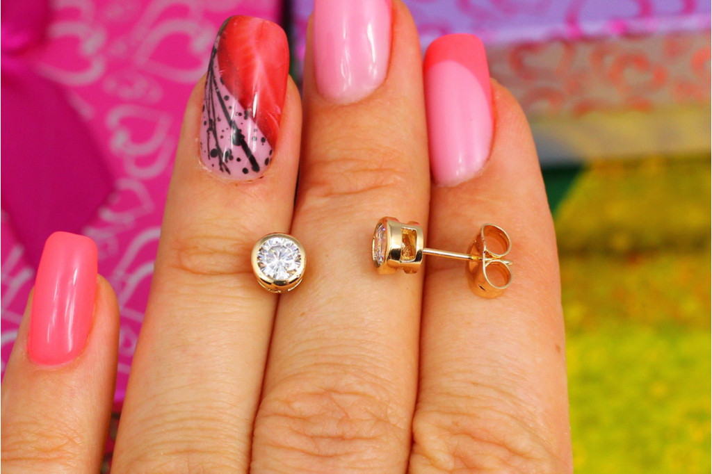Сережки гвоздики Xuping Jewelry камені з обідком 5 мм золотисті
