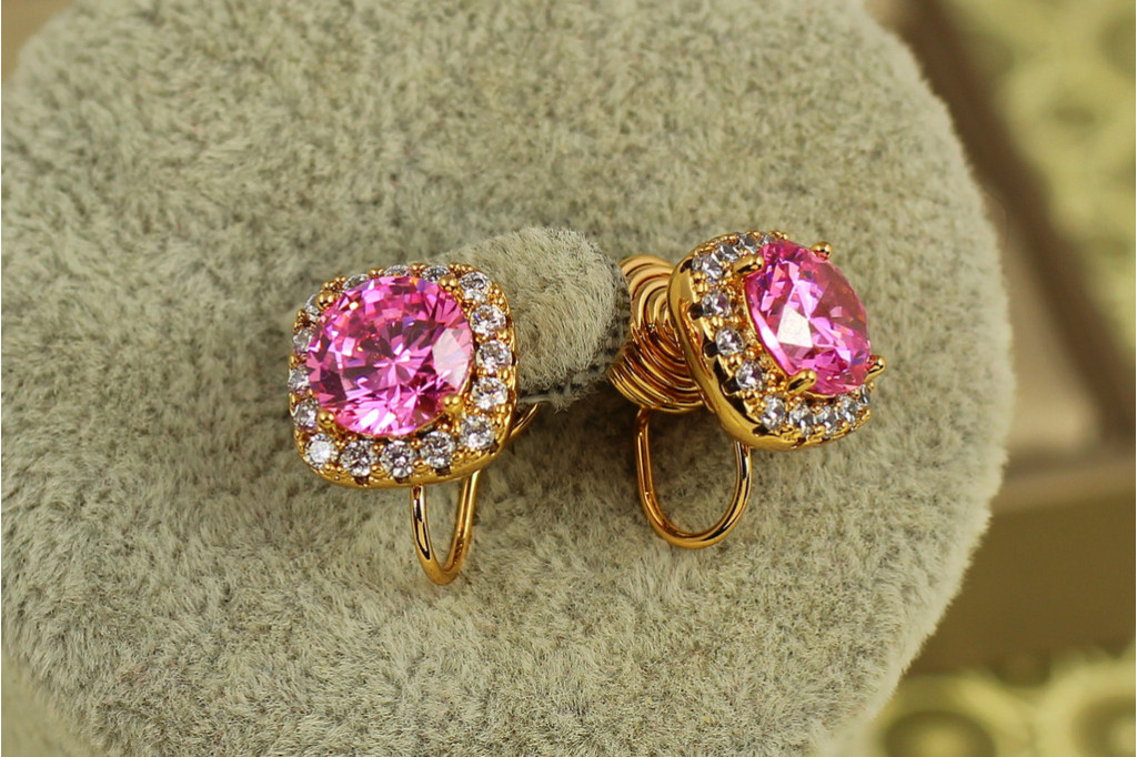 Серьги клипсы Xuping Jewelry Принцесса с розовым камнем 11 мм золотистые