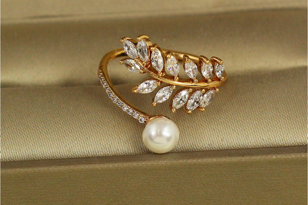 Кільце Xuping Jewelry Фіанітова гілка розсувне р 16 золотисте