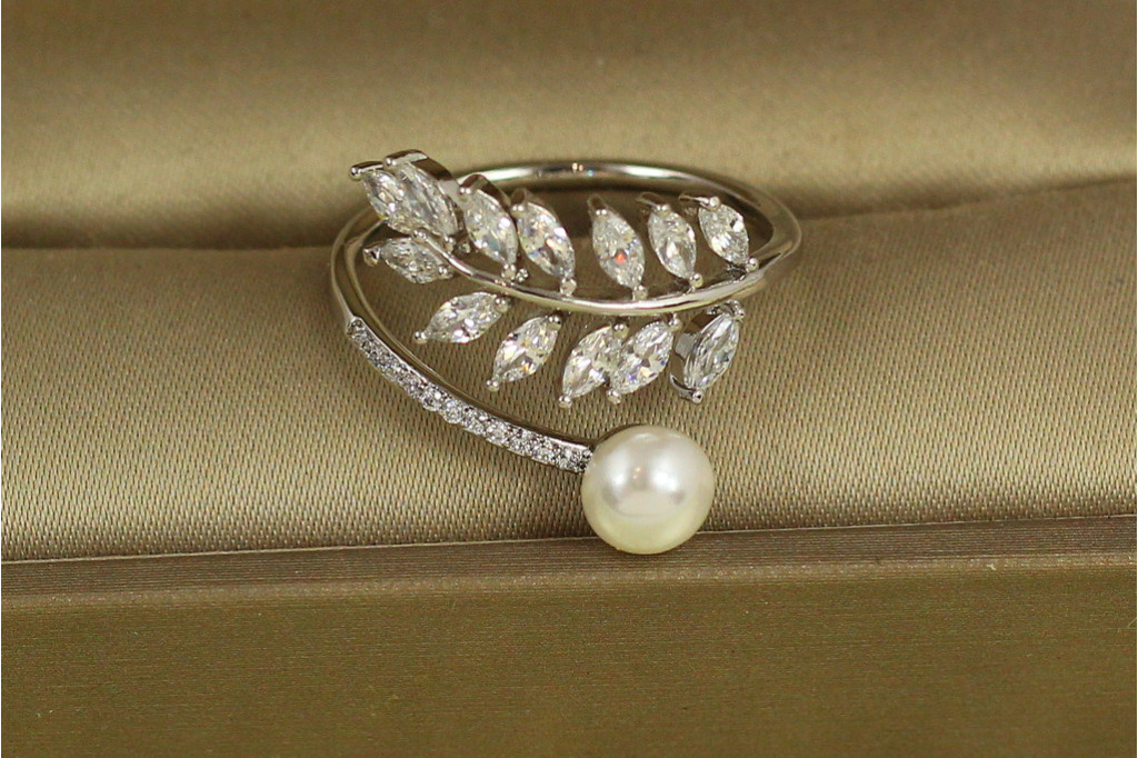 Кільце Xuping Jewelry Фіанітова гілка розсувне р 18 сріблясте
