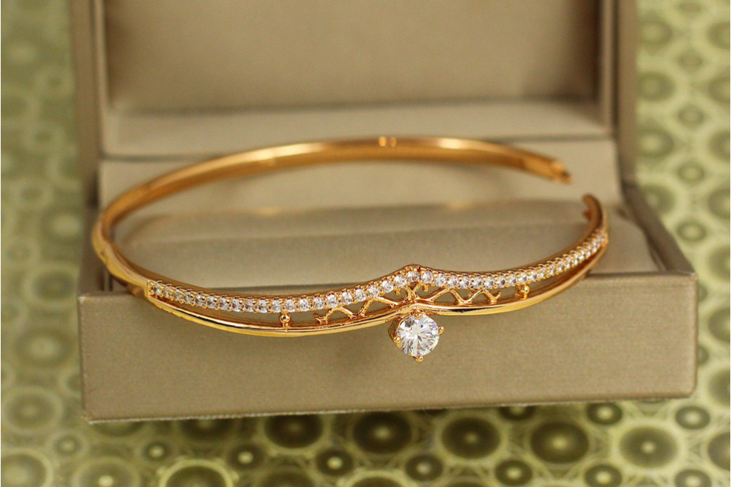 Браслет бенгл Xuping Jewelry Елегія 60 мм на руку від 17 до 19 см золотистий