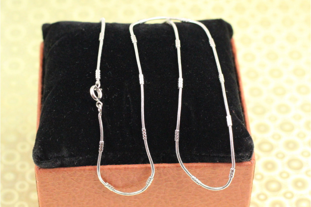 Цепь Xuping Jewelry жгут с цилиндрическими вставками 45 см 1 мм серебристая