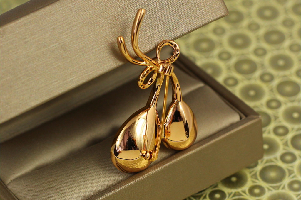 Брошка Xuping Jewelry Дві крапельки з фіолетовими каменями Сваровські 4,7 см золотиста