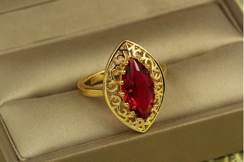 Кільце Xuping Jewelry Маркіз з червоним каменем в широкій оправі р 18 золотисте