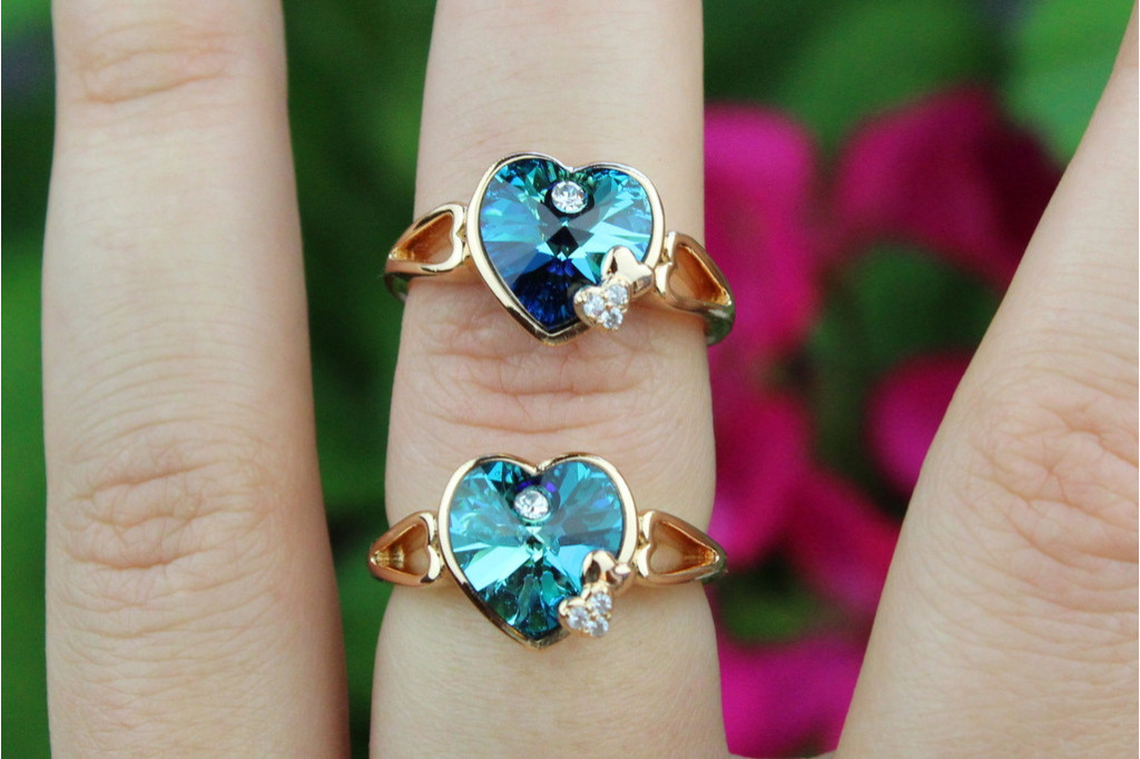 Кільце Xuping Jewelry сердечко Сваровскі блакитне в обідку р 17 золотисте