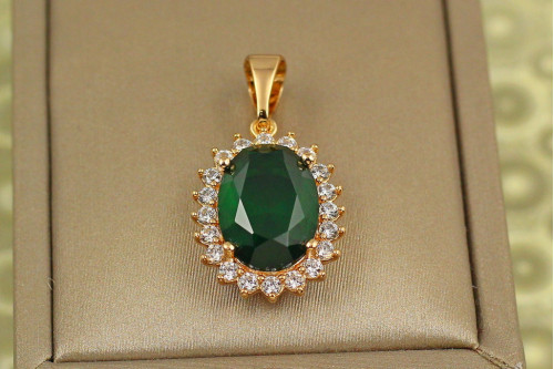 Кулон Xuping Jewelry Ежевика с зеленым 2 см золотистый