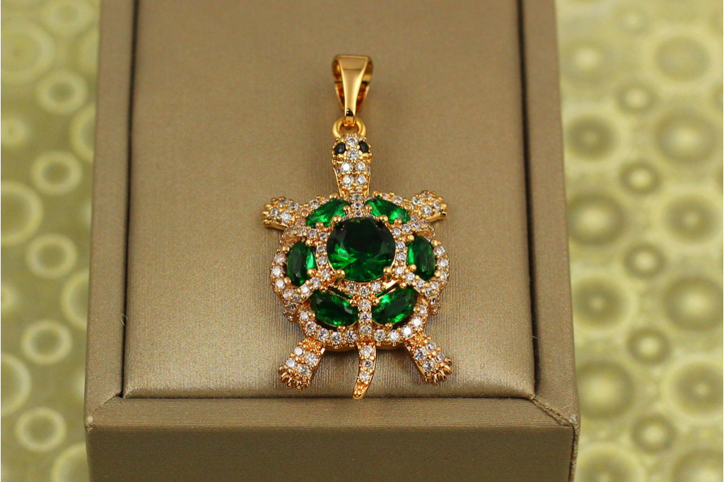 Кулон Xuping Jewelry черепашка із зеленим каменем 3,2 см золотистий