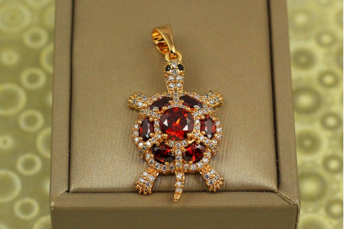 Кулон Xuping Jewelry черепашка с красным камнем 3,2 см золотистый