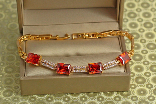 Браслет Xuping Jewelry Великі прямокутники з червоними каменями 17,5 см 8 мм золотистий