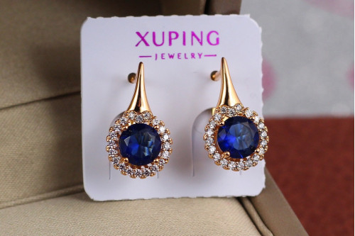Сережки Xuping Jewelry синій камінь в обідку з дрібних фіанітів 1,6 см золотисті