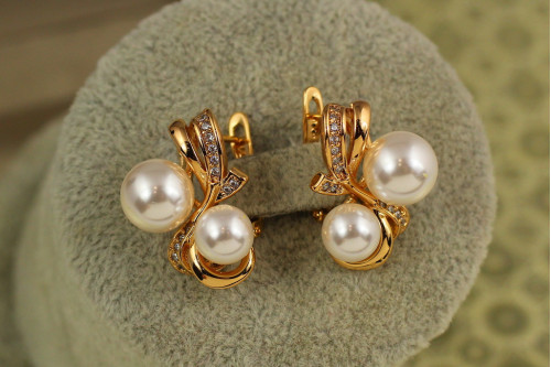 Серьги Xuping Jewelry Бант с двумя крупными жемчужинами 2,1 см золотистые
