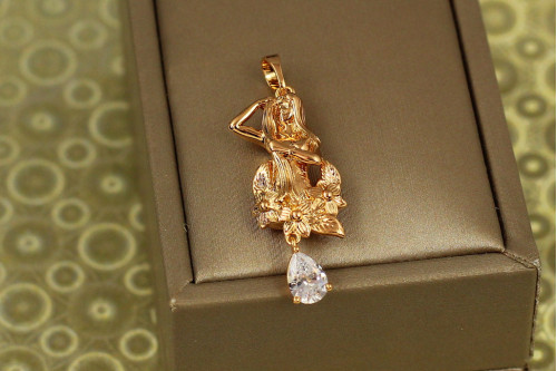 Кулон Xuping Jewelry  Девушка с танцующей каплей 3,3 см золотистый