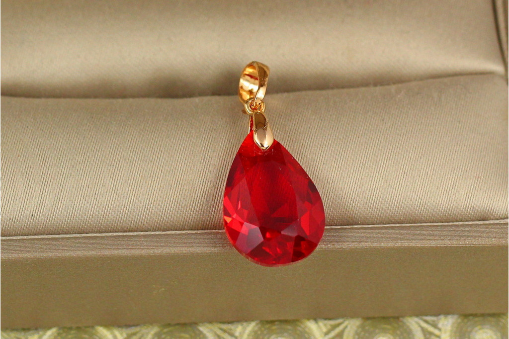 Кулон Xuping Jewelry Большая капля с красным камнем Сваровски 1,9 см золотистый